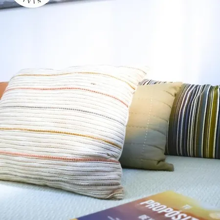 Apartment Apartachic Central By Babiniliving